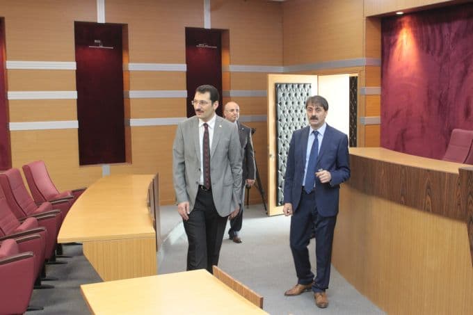 Vekil Yavuz Serdivan Belediyesi'nin yeni binasında