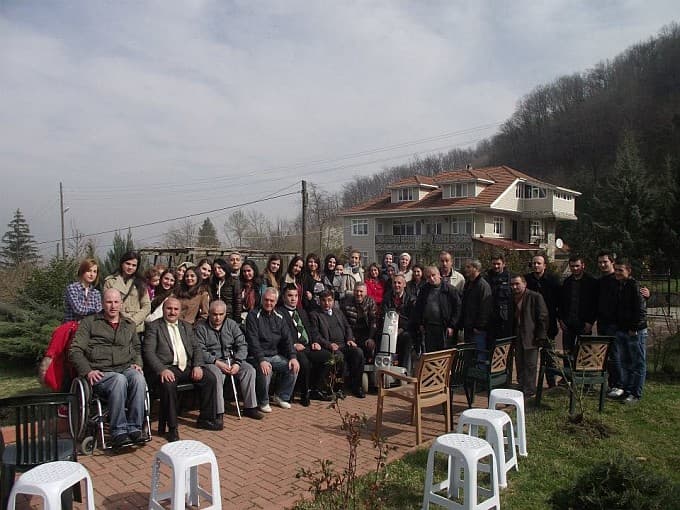 Ağaç sevgisi engel tanımıyor
