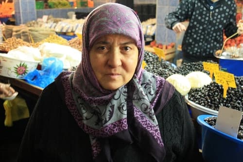 Yaşlı kadın hırsıza seslendi: Borçlarım var!