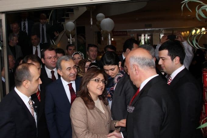 Bakan Şahin 15 kilo kabak tatlısı almış