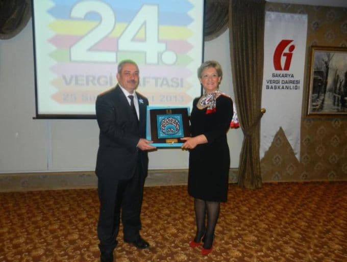 Rekortmen vergi mükelleflerine plaket