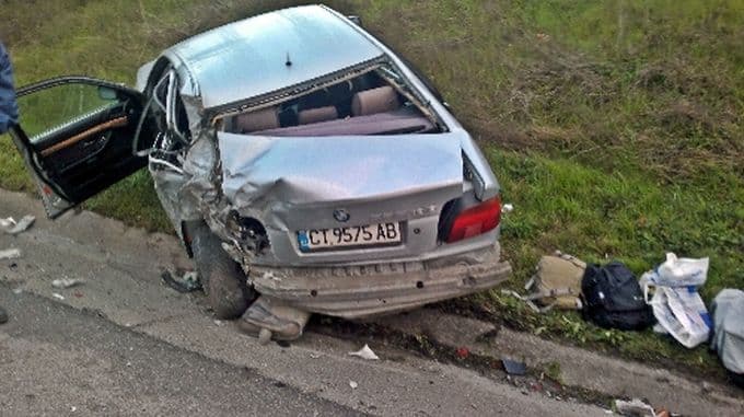 Bulgaristan plakalı araç Sapanca'da kaza yaptı