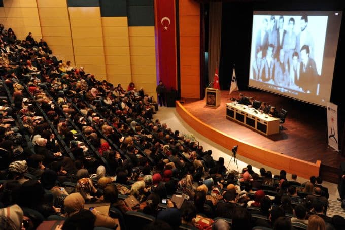 SAÜ'de "sisteme ilk başkaldıran" şair konuşuldu