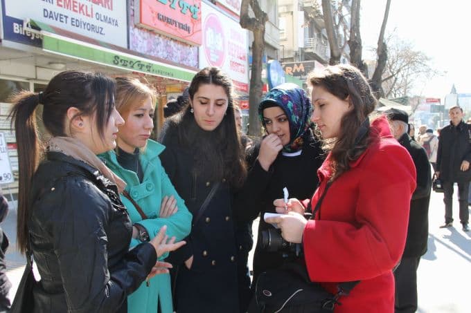 Kız yurdunu kapatmaya Çevik Kuvvet'le geldiler