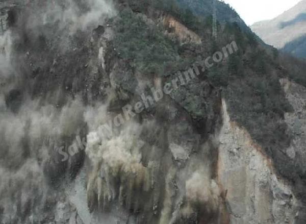 Geyve'deki taş ocağında deprem gibi görüntüler