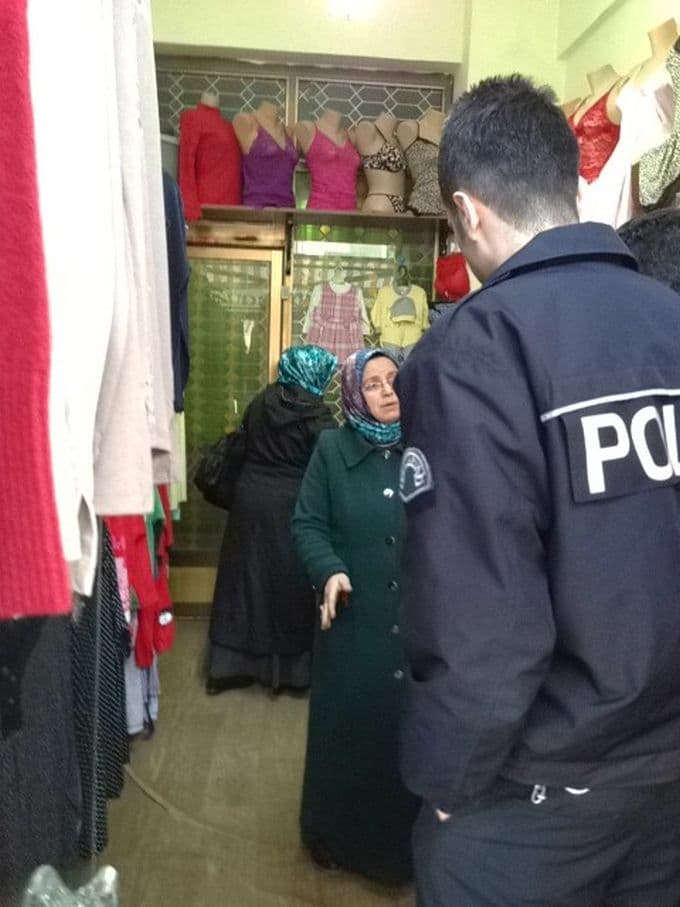 İyilik yaptı, çantası çalındı