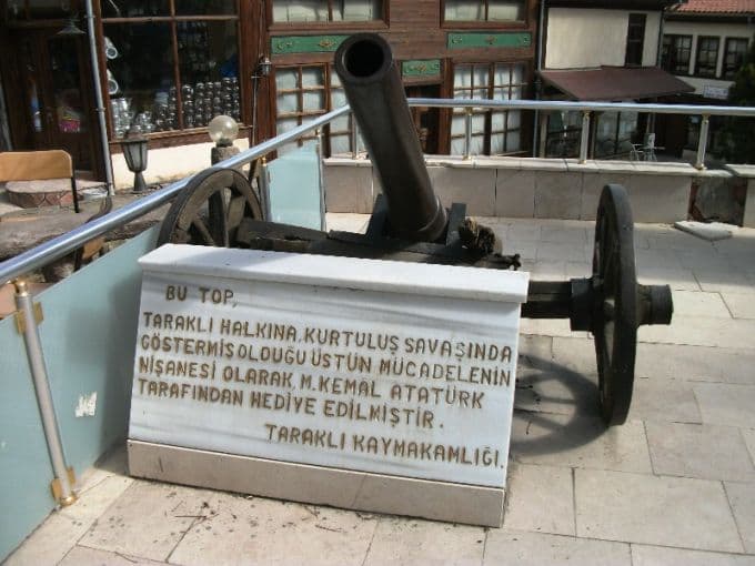 Tarihi top harap hale döndü