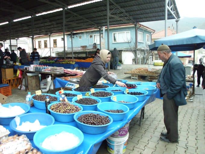 Kadınlar Günü'nde de tezgahının başında