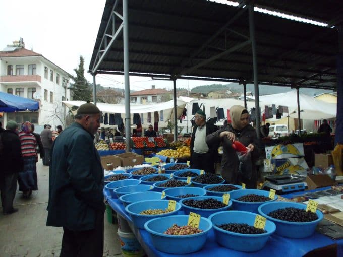 Kadınlar Günü'nde de tezgahının başında