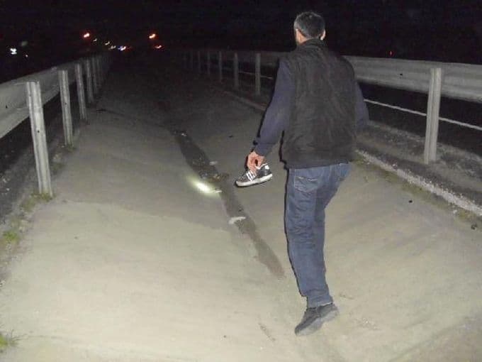 Bariyerler kolunu parçaladı!