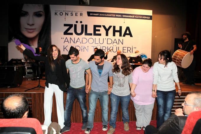 Züleyha'dan muhteşem konser