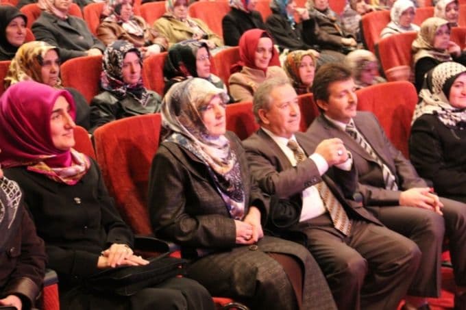 "Aile sarayının sultanı kadın"