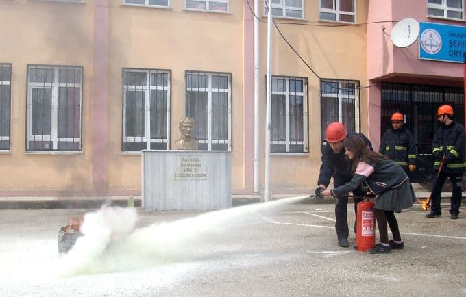 4 bin 488 öğrenciye yangın ve afet eğitimi