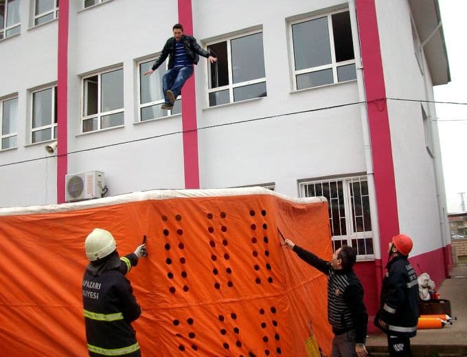 4 bin 488 öğrenciye yangın ve afet eğitimi