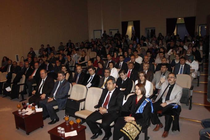 "İlk Tıp Bayramı kutlamayla değil, tepkiyle olmuş"
