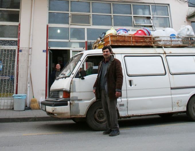 Önce kasisleri kaldırttı, şimdi de tamir parası istiyor