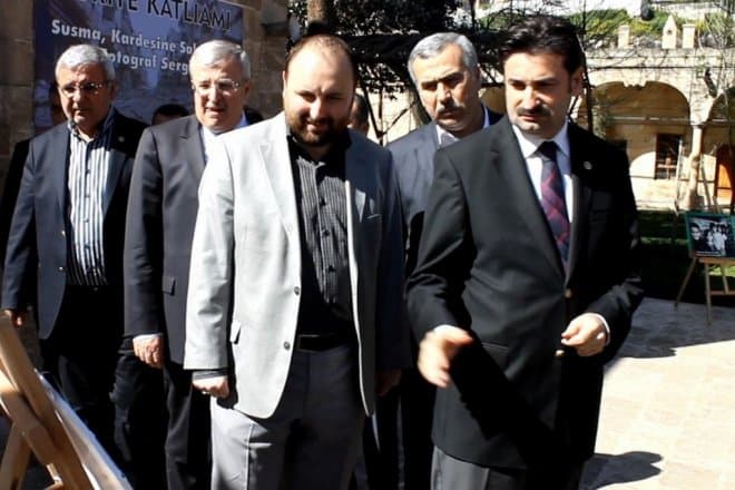 Vekil Üstün mültecilerin kaldığı konteyner kentte