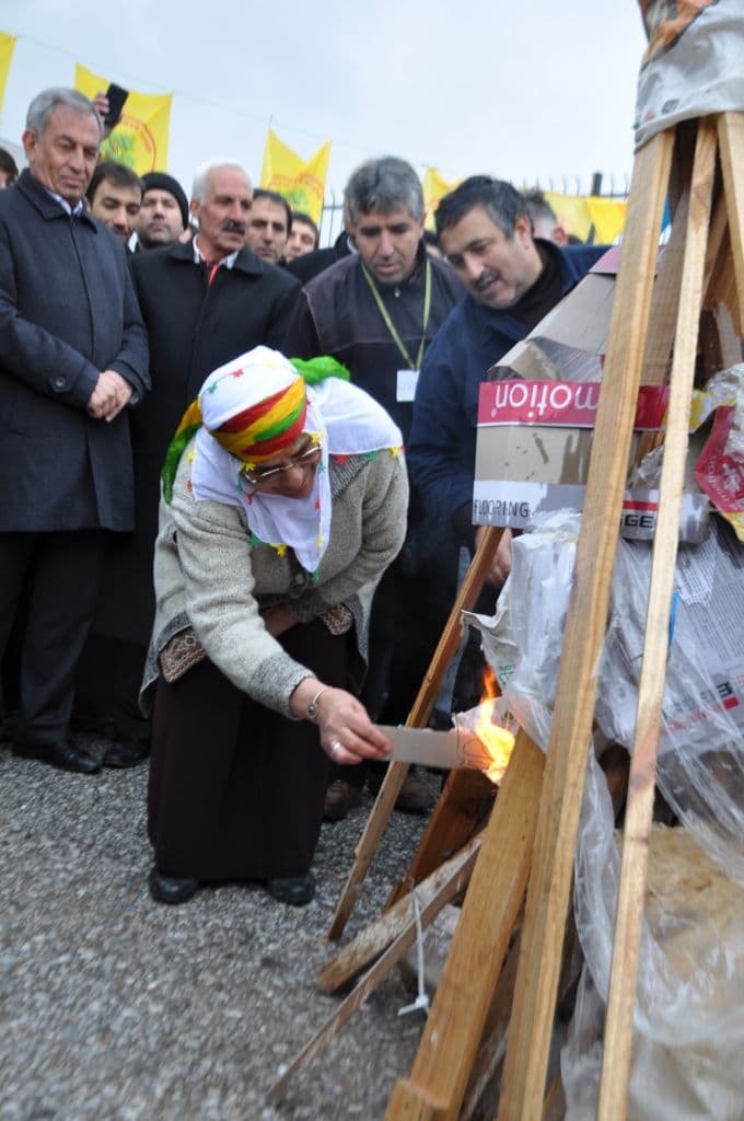 BDP'liler Sakarya'da Nevruz'u kutladı