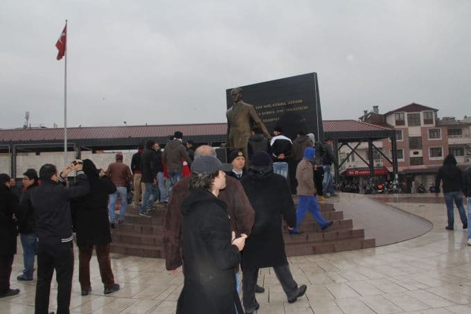 BDP'liler Sakarya'da Nevruz'u kutladı