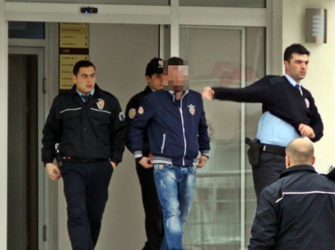 Hırsızlık zanlıları uyuşturucu aleminde enselendi