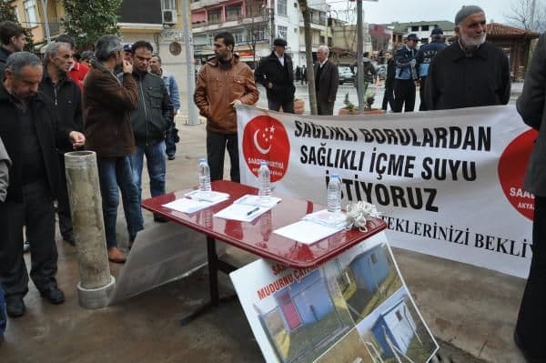 Akyazı'da pankart gerginliği