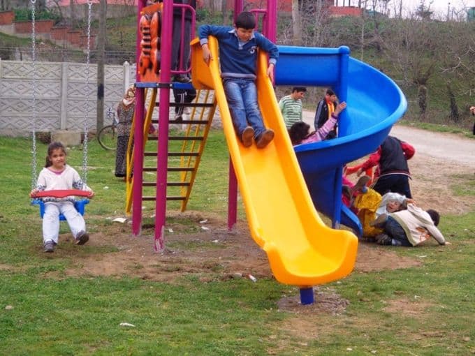Çok istedikleri oyun parklarına kavuştular