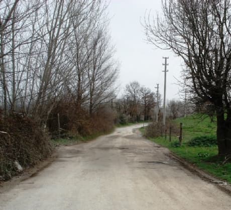 Taraklı'da yollar köstebek yuvası