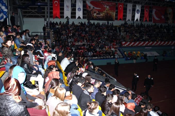 Uğur Işılak, öğrencilere unutulmaz bir akşam yaşattı