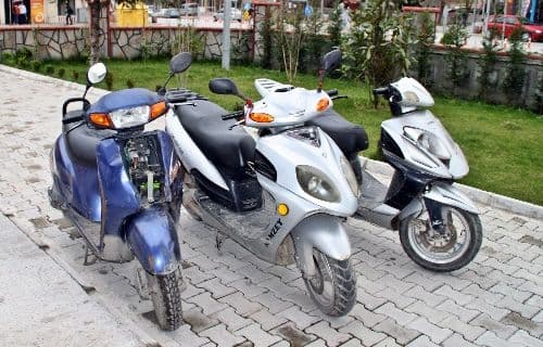 Motosiklet hırsızları yakayı ele verdi