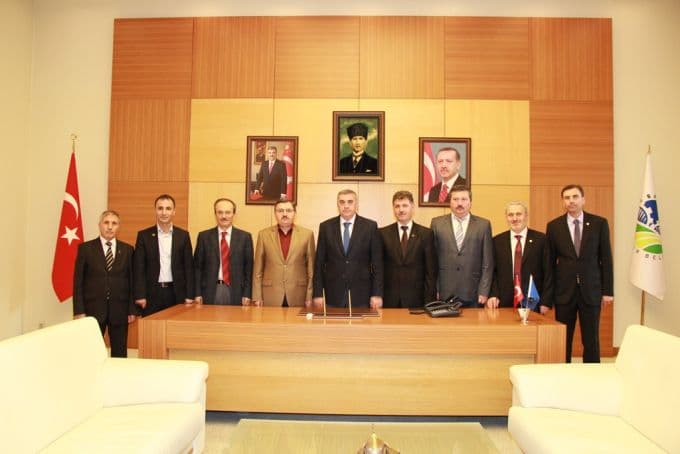 "Memur-Sen sendikal faaliyetleri sürdürüyor"
