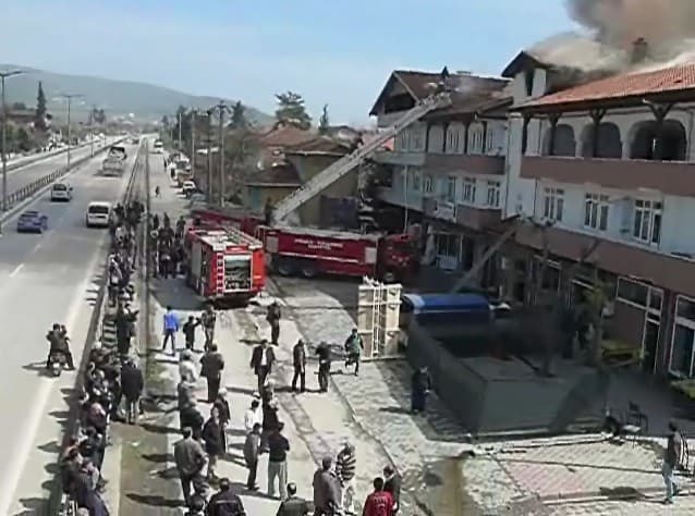 İtfaiye ekipleri yangına zor müdahale etti