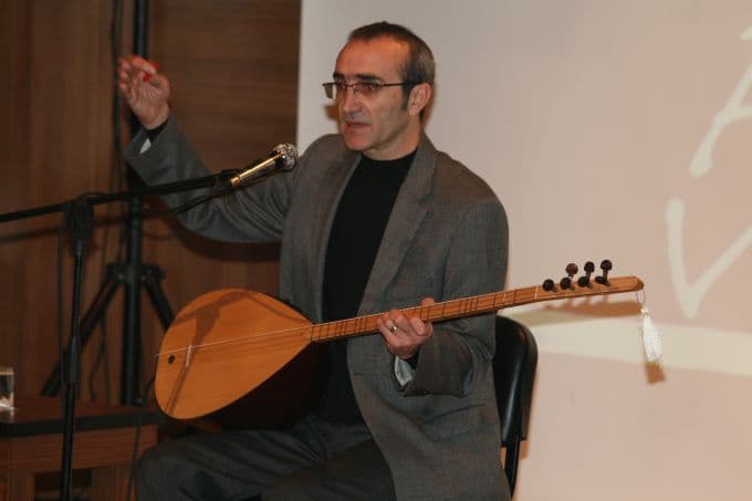TRT Sanatçısı ayakta alkışlandı