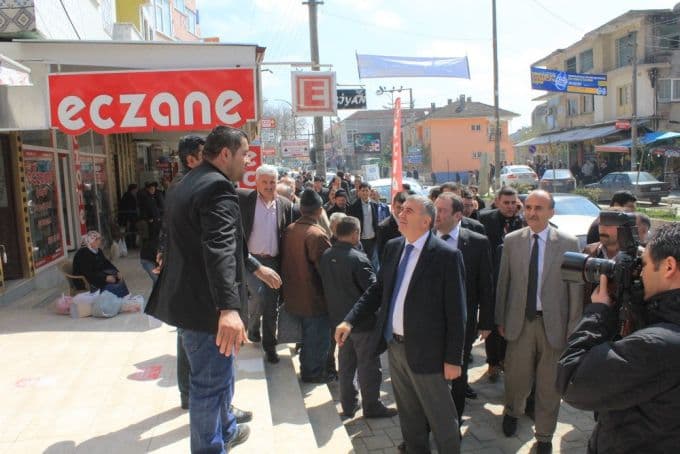 Kaynarca esnafı temiz su için Toçoğlu'na teşekkür etti