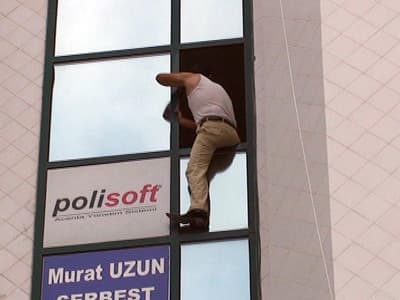İşten Çıkartılan Kişi, İntihar Girişiminde Bulundu
