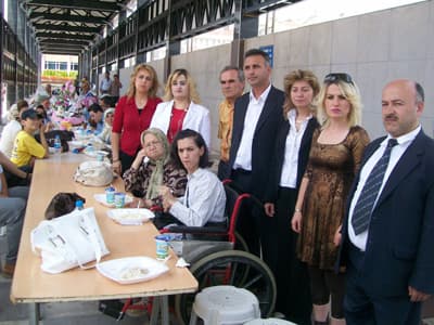 Bedensel Engelliler ve Aileleri Yemekte Buluştu