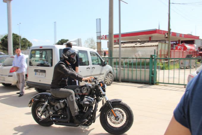 Kıvanç Tatlıtuğ Adapazarı'ndaydı