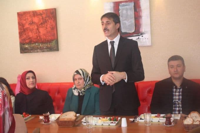 "Erkeklerin çalamadığı kapıları, kadınlar çalar"