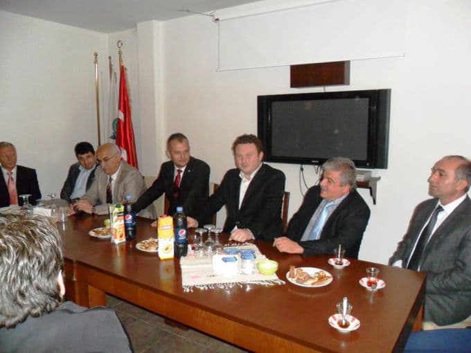 MHP'den STK'lara çıkarma