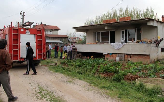 Çıkan yangına ilk müdahale komşulardan