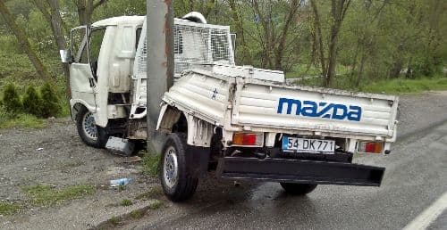 Kaza yapmamak için direksiyonu kırdı ama...