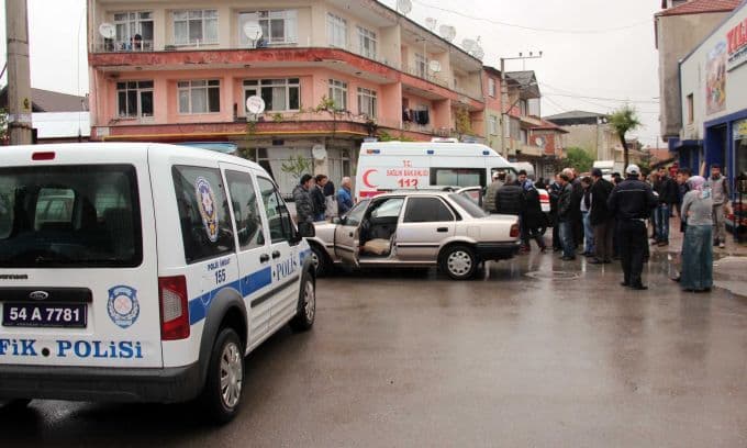 Akyazı'da bir anlık dikkatsizlik kazaya neden oldu