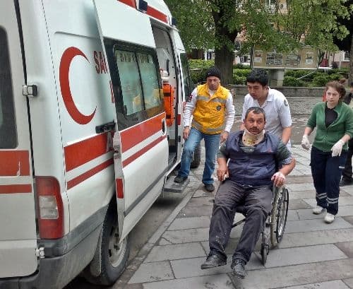 Sapanca'da panelvanla kamyonet çarpıştı