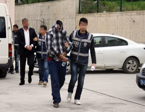 Polisten tefeci operasyonu: 5 gözaltı