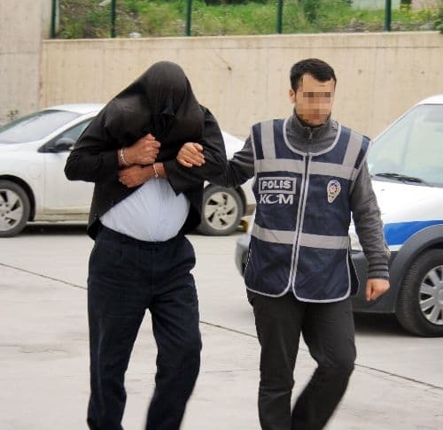 Polisten tefeci operasyonu: 5 gözaltı