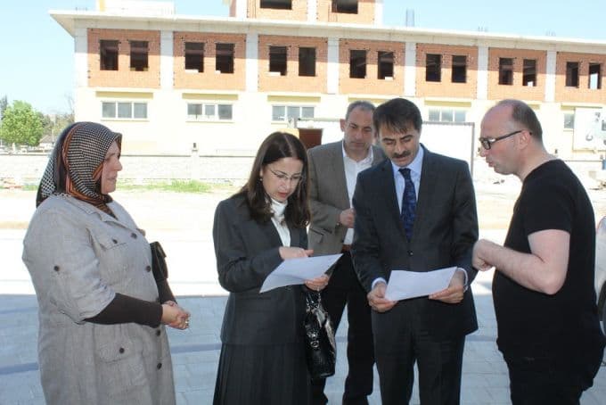 AK Partili vekil Serdivan Belediyesi'ni gezdi