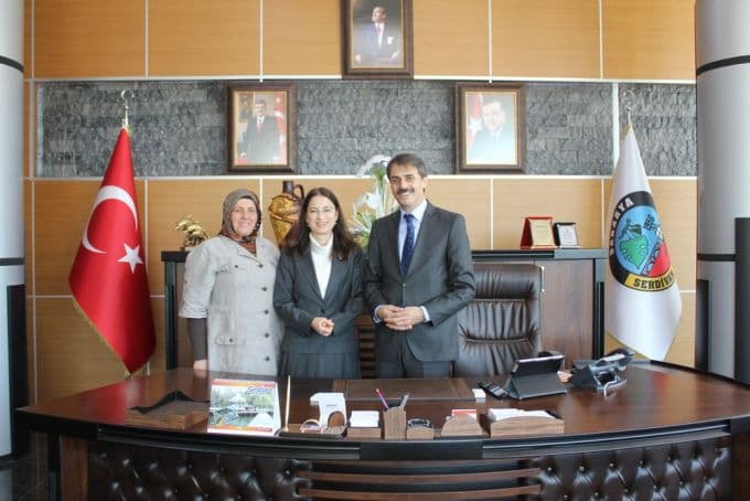 AK Partili vekil Serdivan Belediyesi'ni gezdi
