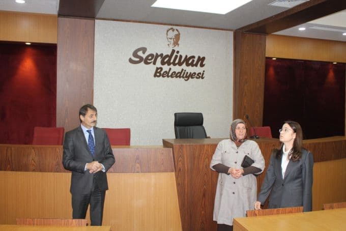 AK Partili vekil Serdivan Belediyesi'ni gezdi