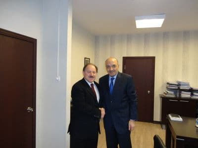 <font face="arial,helvetica,sans-serif" size="2">TES-İŞ Genel  Başkanı Mustafa Kumlu, &uuml;yelerinin haklarını en iyi şekilde korumak i&ccedil;in  t&uuml;m &ccedil;abayı sarf ettiklerini, 1 Martta başlayan s&uuml;re&ccedil;te sona gelindiğini  ve yapılacak anlaşmada sosyal hakların korunduğu, d&uuml;ş&uuml;k &uuml;cretlerin  iyileştirilmesi i&ccedil;in &ouml;nemli bir &ccedil;alışma yapıldığını, &ccedil;alışma şartlarıyla  ilgili kazanılmış haklardan taviz verilmeden &ccedil;alışanları memnun edecek  bir sonu&ccedil; almaya &ccedil;alışıldığını ifade etti.&nbsp;&nbsp; </font>