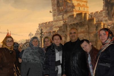 <font face="arial,helvetica,sans-serif" size="2">B&uuml;y&uuml;kşehir Belediyesi  Sağlık ve Sosyal Hizmetler Dairesi Başkanı Davut Y&uuml;ce yaptığı a&ccedil;ıklamada  programa ilgi g&ouml;steren şehit ailelerine teşekk&uuml;r etti. Y&uuml;ce, &ldquo;Şehitler  Haftası&rsquo;nı şehit ailelerimizle birlikte ge&ccedil;irdik. Şehitlerimizi rahmetle  anıyor, ailelerine sabırlar diliyoruz. Etkinliklerimize  vatandaşlarımızın g&ouml;sterdiği yoğun ilgi, faaliyetlerimizin devamı i&ccedil;in  bizlere g&uuml;&ccedil; veriyor. &Ouml;n&uuml;m&uuml;zdeki g&uuml;nlerde de vatandaşlarımızı memnun  edecek programlar d&uuml;zenlemeye devam edeceğiz&rdquo; diye konuştu.</font>