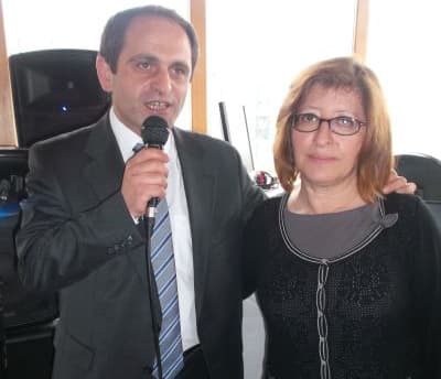 <font face="arial,helvetica,sans-serif" size="2">Toplantıya  katılanlara teşekk&uuml;r ederek konuşmasına başlayan İl Kadın Kolları  Başkanı F&uuml;sun &Ccedil;etin,&rdquo;Yerel y&ouml;netimlerde s&ouml;z sahibi olabilmek adına  Cumhuriyet Halk Partisi&rsquo;ne g&ouml;n&uuml;l vermiş t&uuml;m kadınlarımız canla başla  &ccedil;alışmaktadırlar. Giderek b&uuml;y&uuml;yen bir aile olarak &ccedil;alışmalarımıza devam  ediyoruz, edeceğiz. Hep birlikte m&uuml;cadelemizi devam ettirerek,  &uuml;lkemizin, memleketimizin geleceği i&ccedil;in Cumhuriyet Halk Partisi  kadınlarla iktidara y&uuml;r&uuml;yecek&rdquo; dedi. &Ccedil;etin, konuşmasının ardından  Adapazarı İl&ccedil;e Kadın Kolları Başkanı Sevim Kahvecioğlu&rsquo;nun doğum g&uuml;n&uuml;n&uuml;  de tebrik etti.<br /></font>